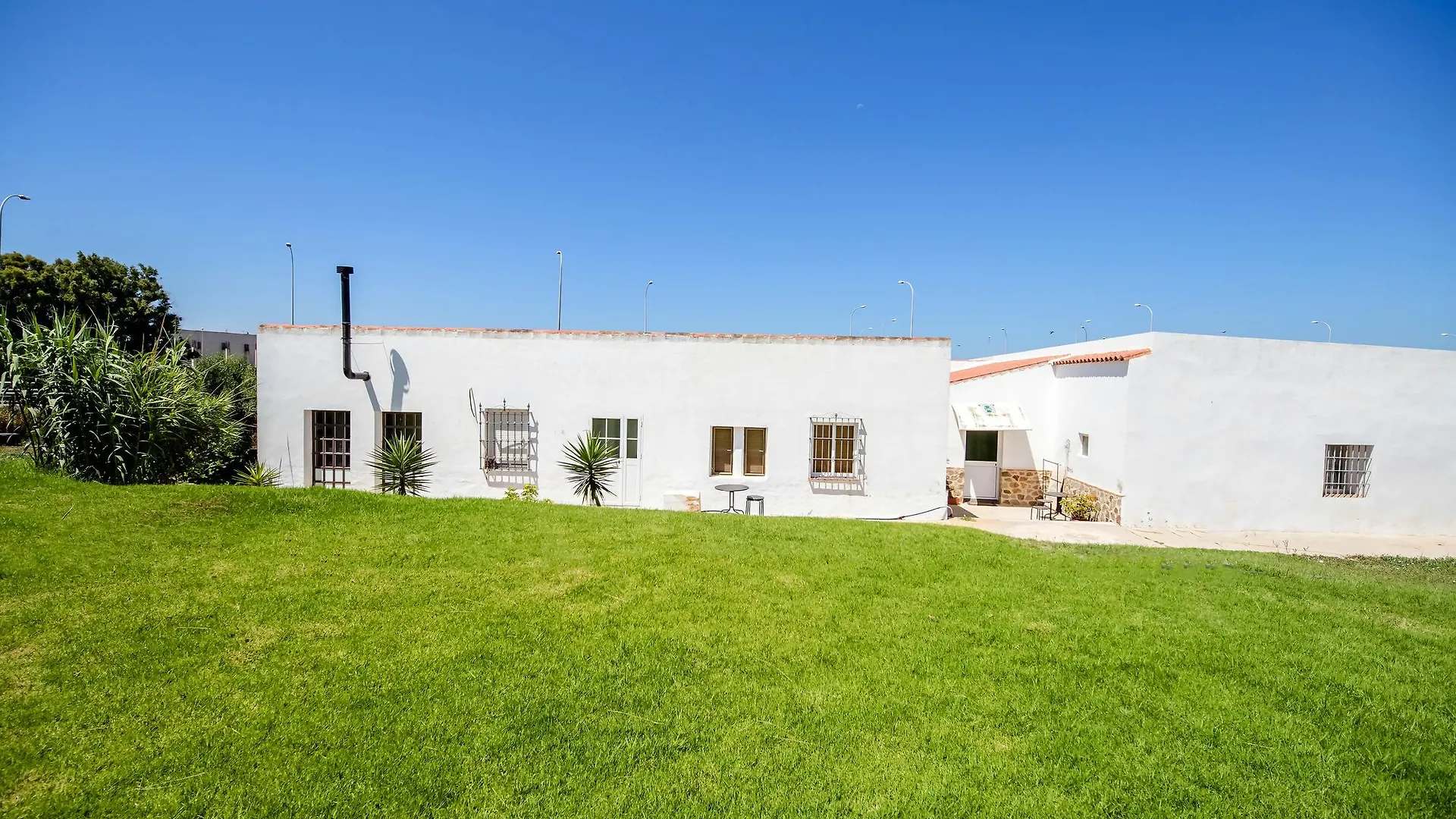 La Vega Studios タリファ